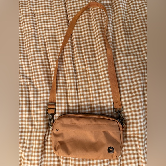 Tobiq Duo Hip Pack and Crossbody - Picture 7 of 8